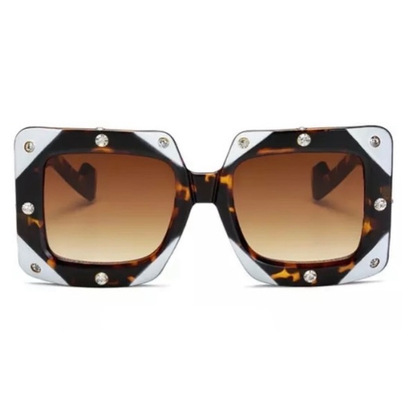 🕶TRENDY AND UNIQUE CRYSTAL EMBELLISHED SUNNIES IN BROWN AND WHITE-NEW‎ - Picture 4 of 8